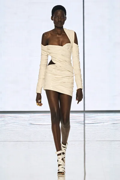 Look 12